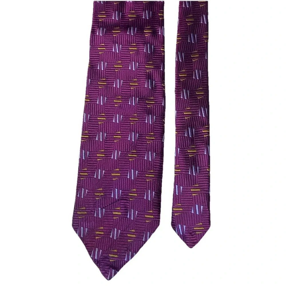 Barneys New‎ York Mens NeckTie 100% Silk Purple/Yellow/Blue Geometric 60